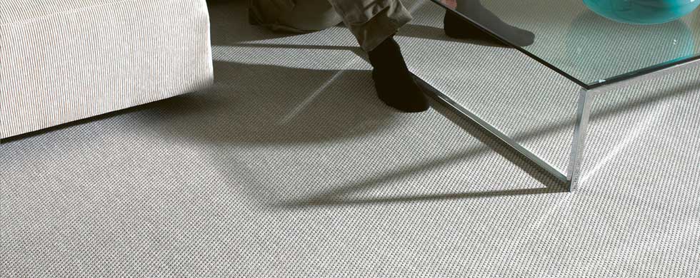 Bild Bentzon Flachgewebe Teppichboden Action grau im Wohnzimmer